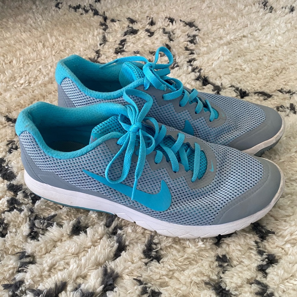 Women’s Nike shoes